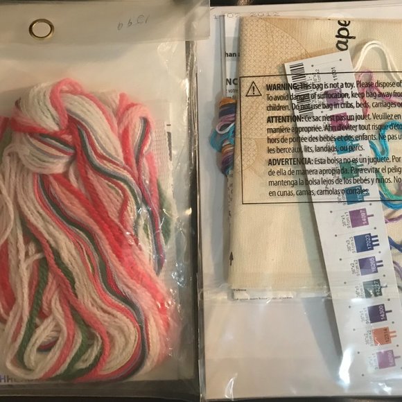 DIMENSIONS Needlepoint (FRIENDS, ROSES in Lace) - Picture 2 of 11